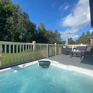 https://the-yorkshire-burrow-lodge-with-hot-tub.yorkshirehotels.net