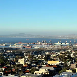 breathtaking-views-brand-new-renovated-apartment.hotels-capetown.com/