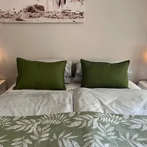 design-city-centre-apartment.hotels-capetown.com/